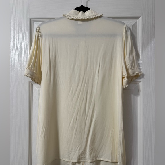 Hot Topic Antique White Ruffle Bow Woven Button-Up ✨NWT - Picture 6 of 6